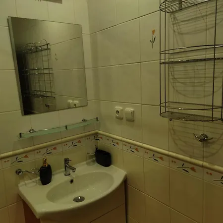 Fast In The Centrum With Free Private Parking 아파트 *