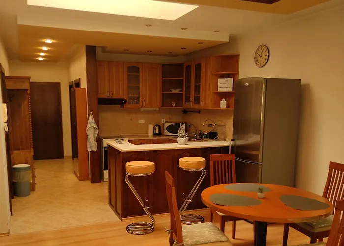 Lejlighed Fast In The Centrum With Free Private Parking *